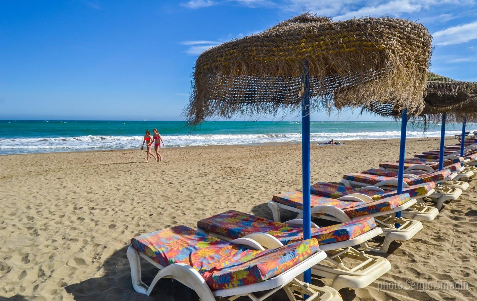 Appartement 714 Iris - Vista Al Mar - Cerca De Tren, Restaurantes, Tiendas - Playa A 10 Min Caminando